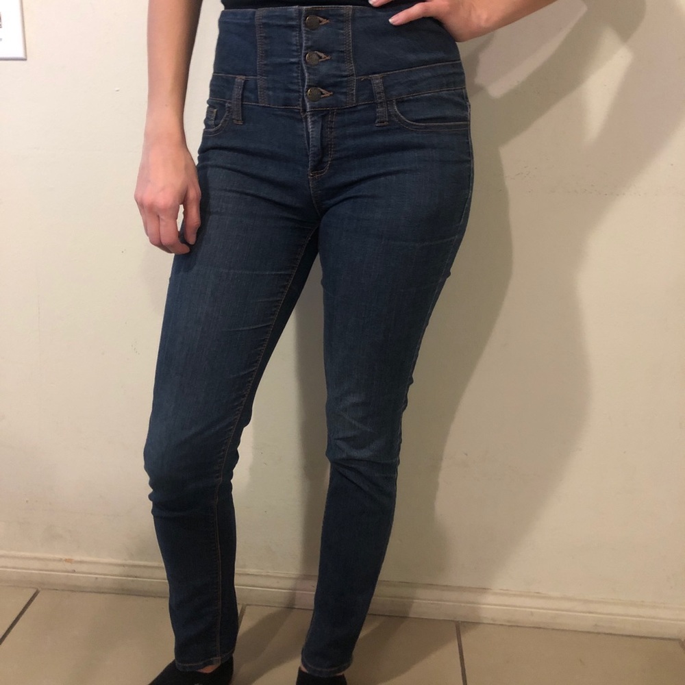 High waisted jeans